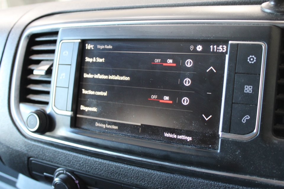 VAUXHALL VIVARO LIFE 
