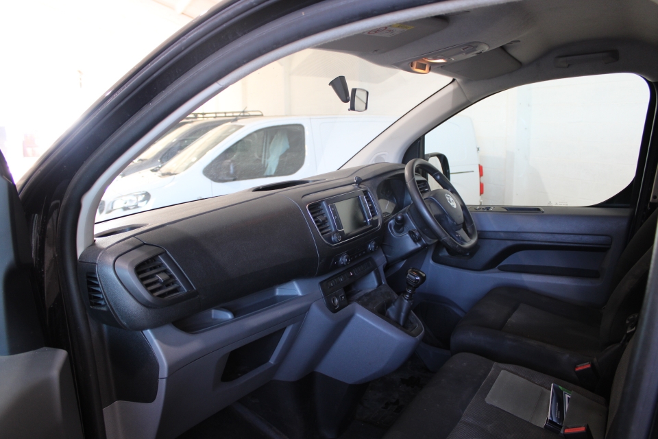 VAUXHALL VIVARO LIFE 
