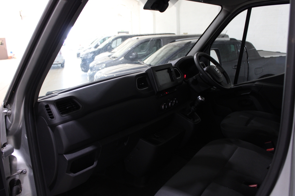 Nissan NV400 
