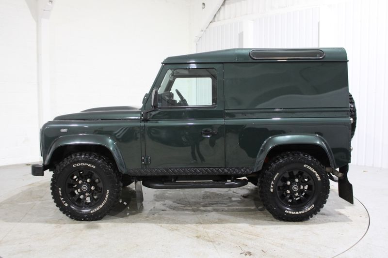 Land Rover Defender 90 