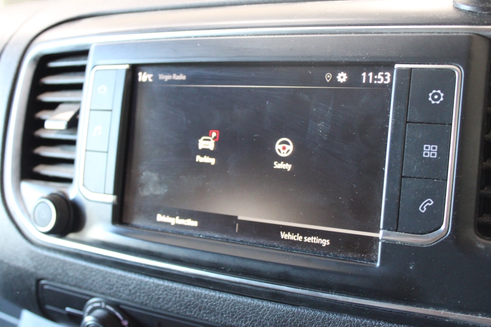 VAUXHALL VIVARO LIFE 