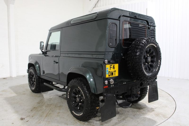 Land Rover Defender 90 