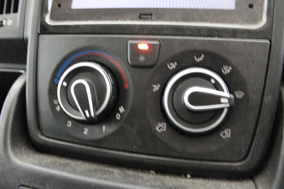 VAUXHALL MOVANO 