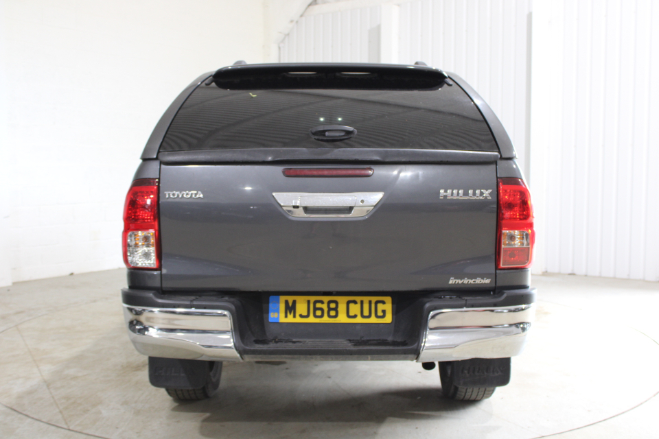 TOYOTA HILUX 