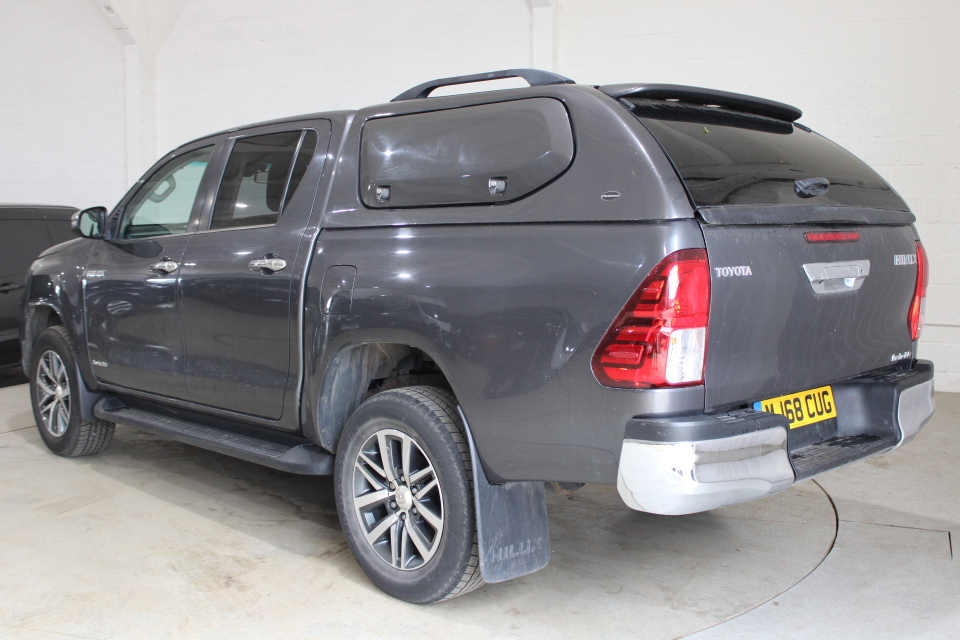 TOYOTA HILUX 