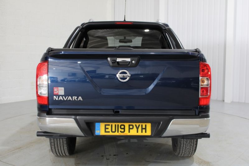 NISSAN NAVARA 