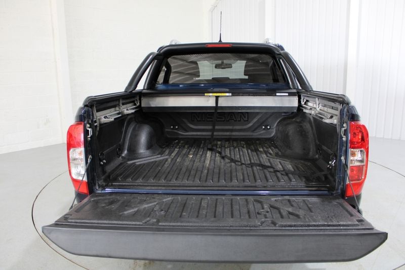 NISSAN NAVARA 
