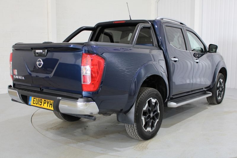 NISSAN NAVARA 