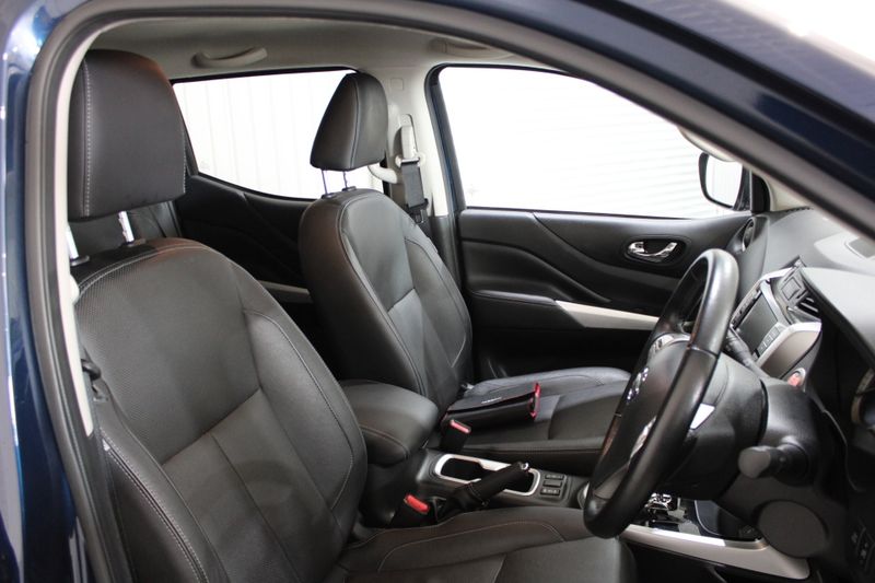 NISSAN NAVARA 