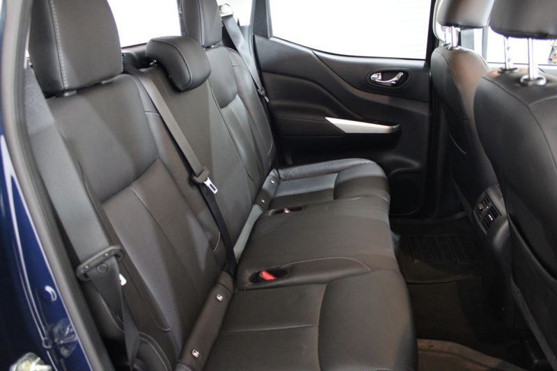 NISSAN NAVARA 