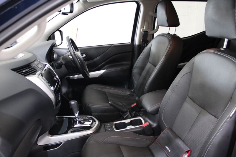 NISSAN NAVARA 