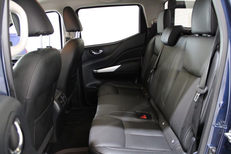 NISSAN NAVARA 