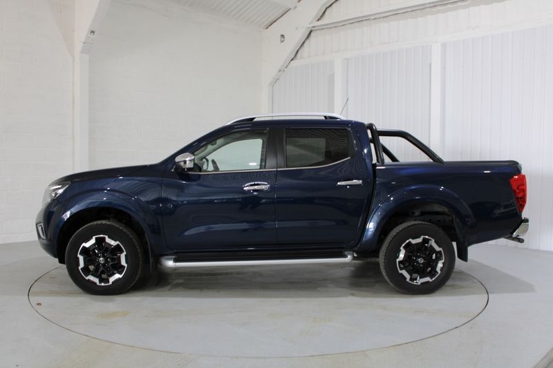 NISSAN NAVARA 
