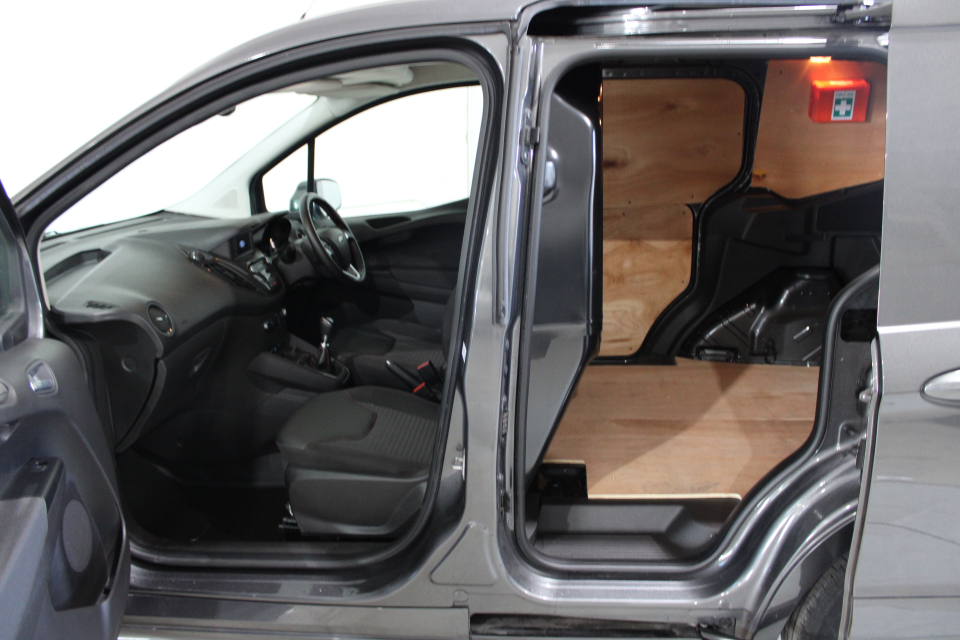 Ford Transit Courier 