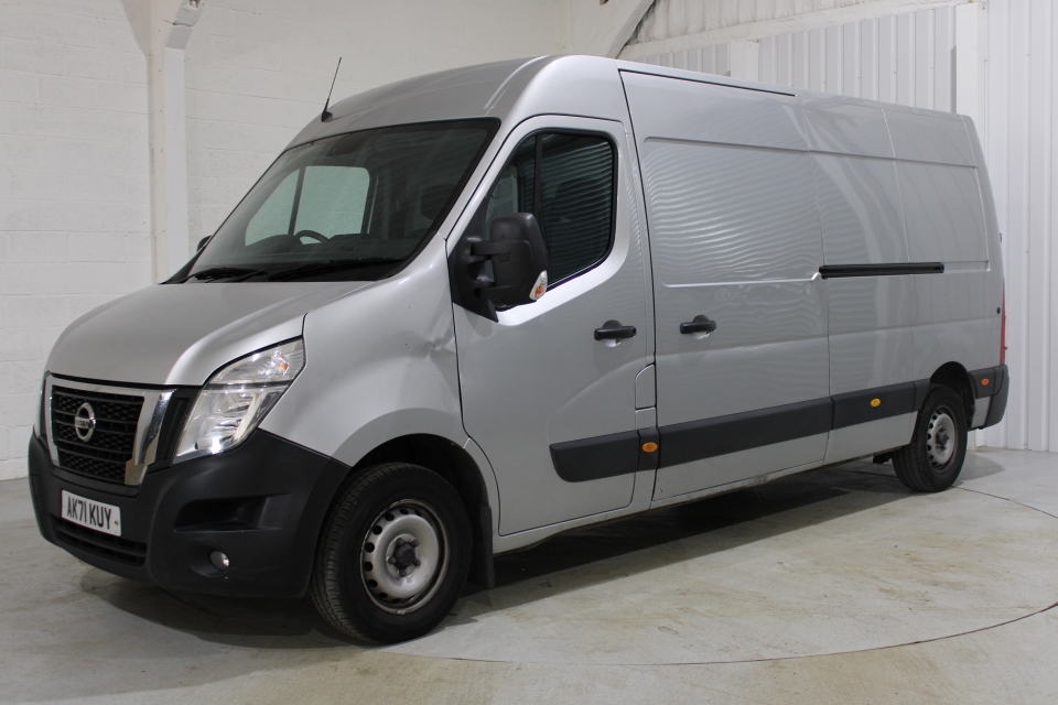 Nissan NV400 