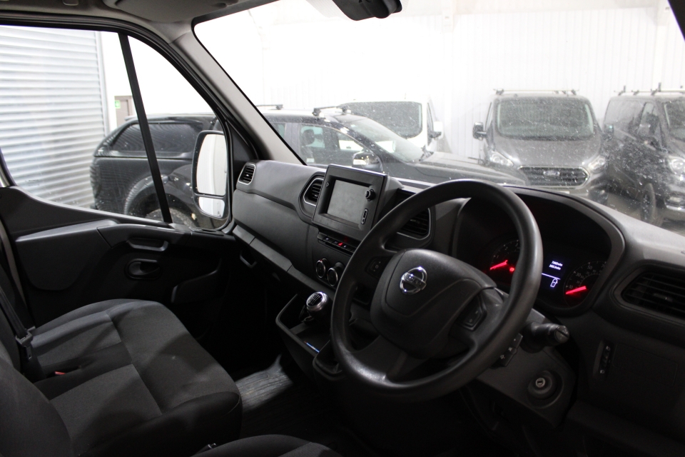Nissan NV400 