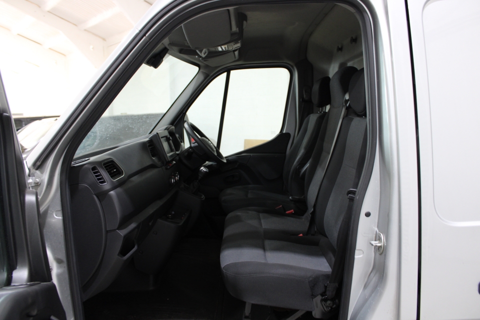 Nissan NV400 
