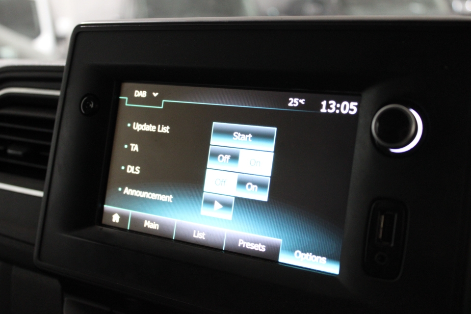 Nissan NV400 