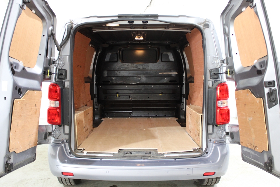VAUXHALL VIVARO 