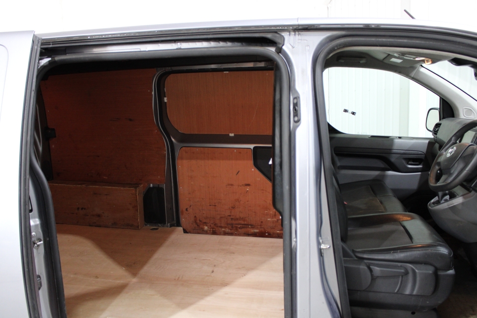 VAUXHALL VIVARO 