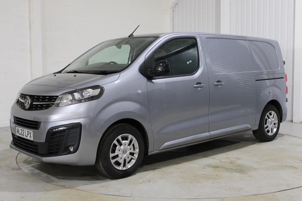 VAUXHALL VIVARO 