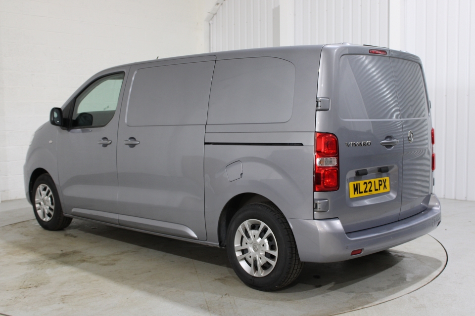 VAUXHALL VIVARO 