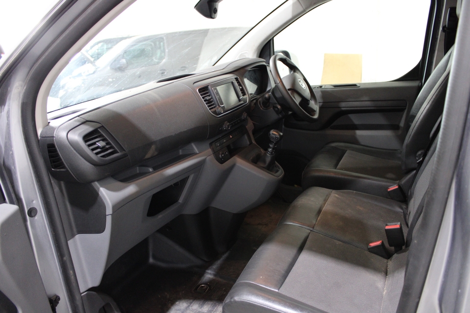 VAUXHALL VIVARO 