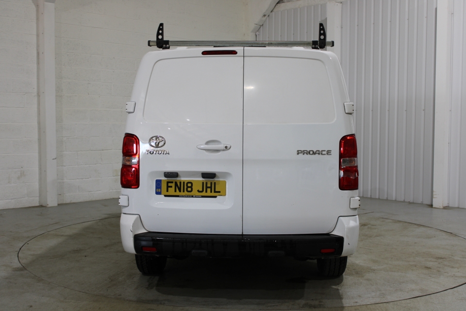 TOYOTA PROACE 