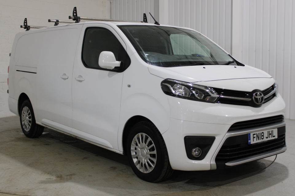 TOYOTA PROACE 