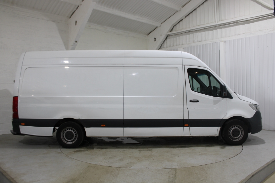 MERCEDES-BENZ SPRINTER 
