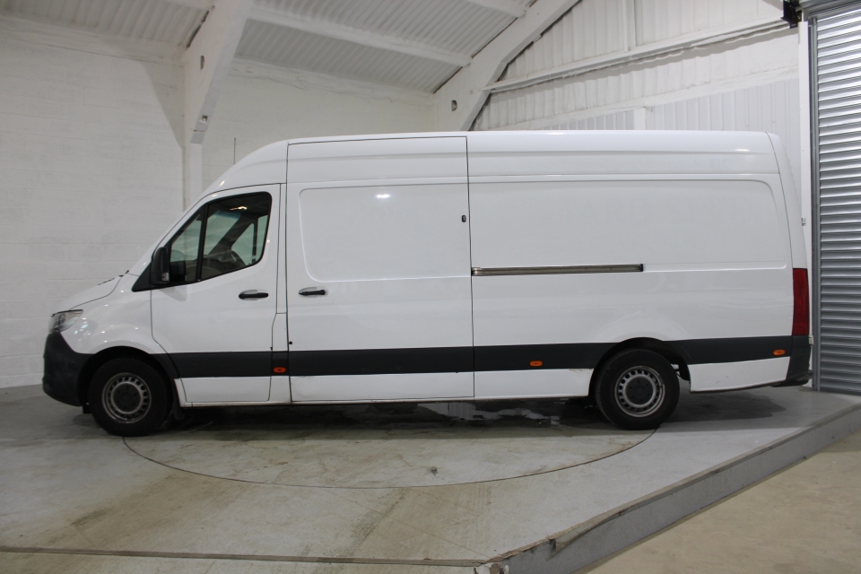 MERCEDES-BENZ SPRINTER 