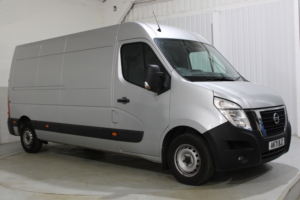 Nissan NV400 