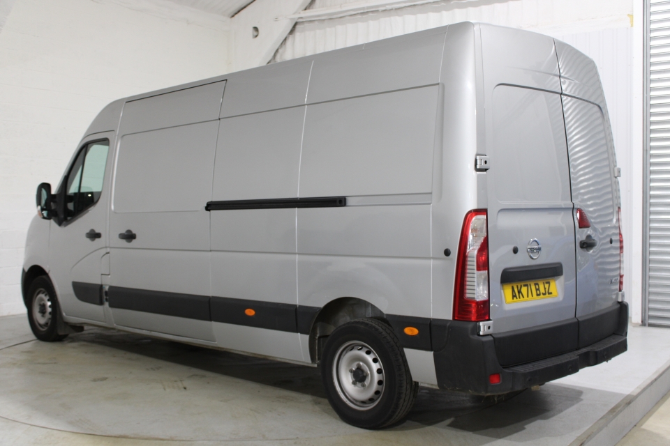 Nissan NV400 