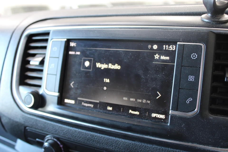 VAUXHALL VIVARO LIFE 
