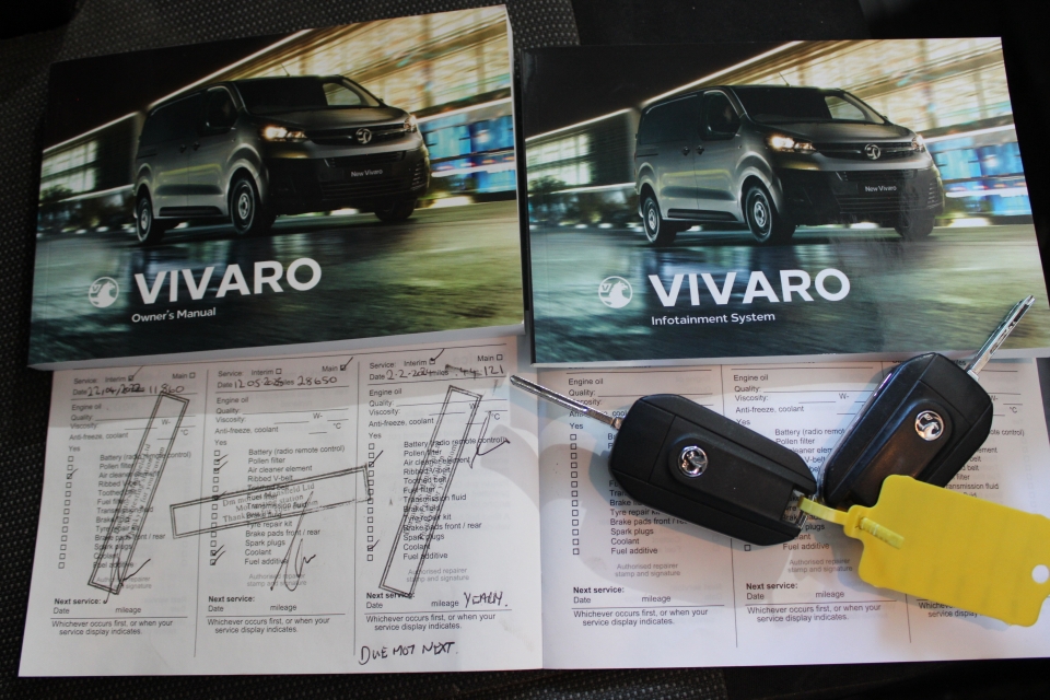 VAUXHALL VIVARO LIFE 