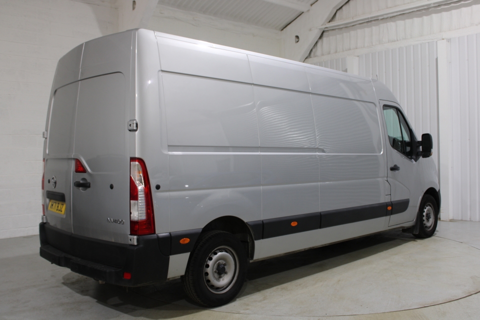 Nissan NV400 