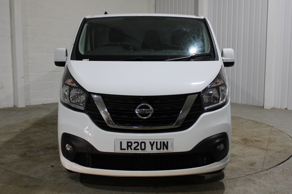 NISSAN NV300 