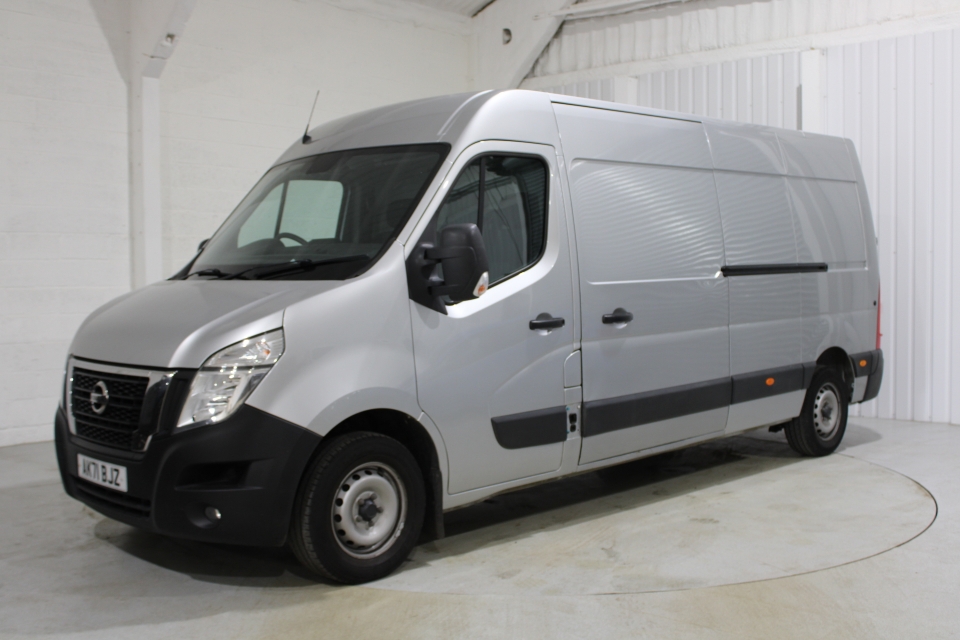 Nissan NV400 