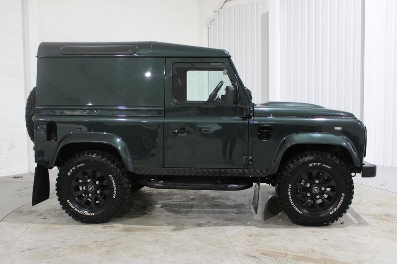 Land Rover Defender 90 